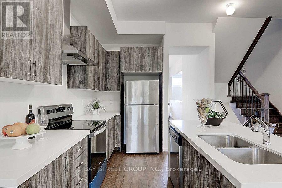 13 Armillo Place, Markham, Ontario  L6B 0V5 - Photo 8 - N12037013