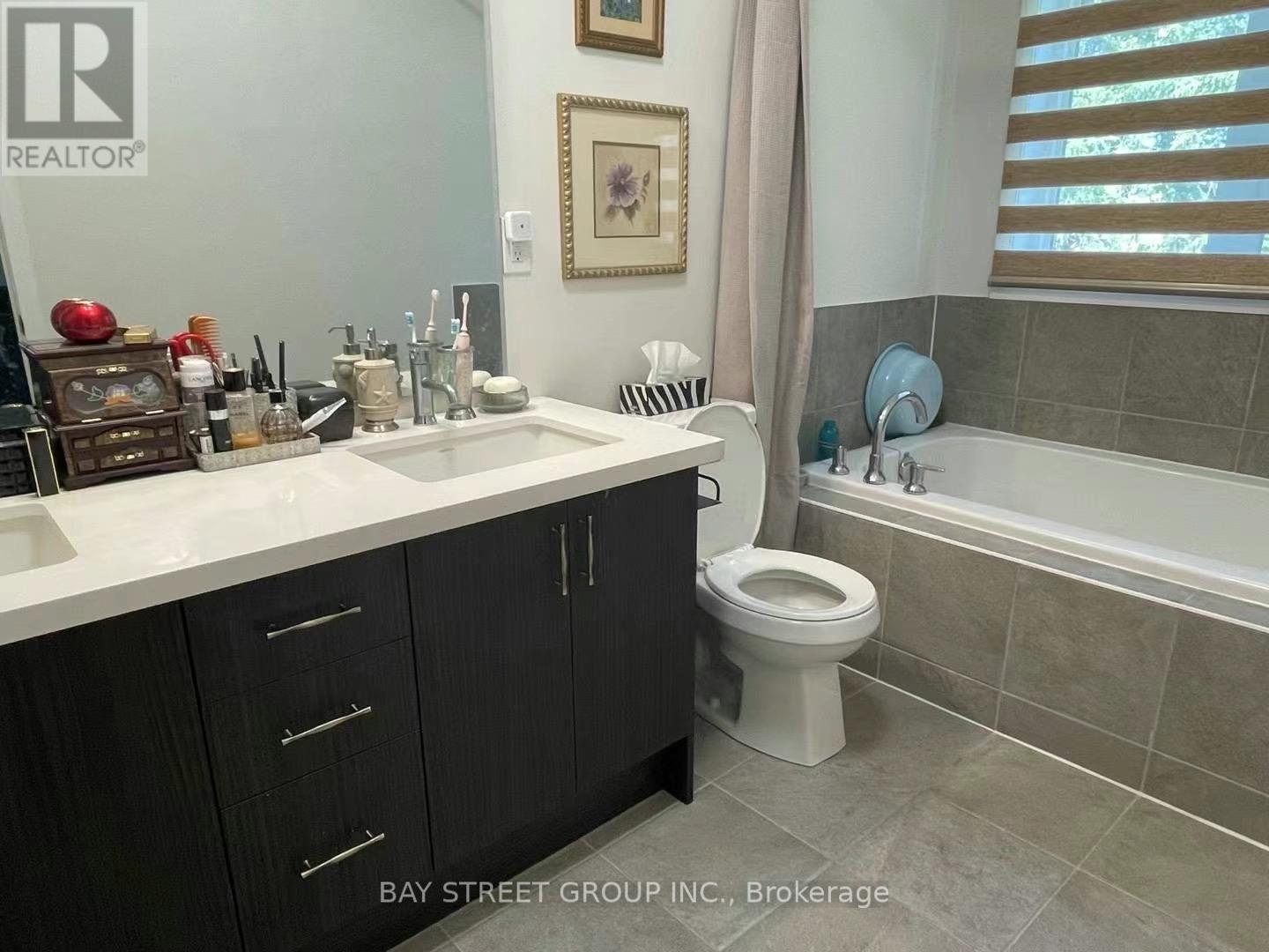 13 Armillo Place, Markham, Ontario  L6B 0V5 - Photo 9 - N12037013