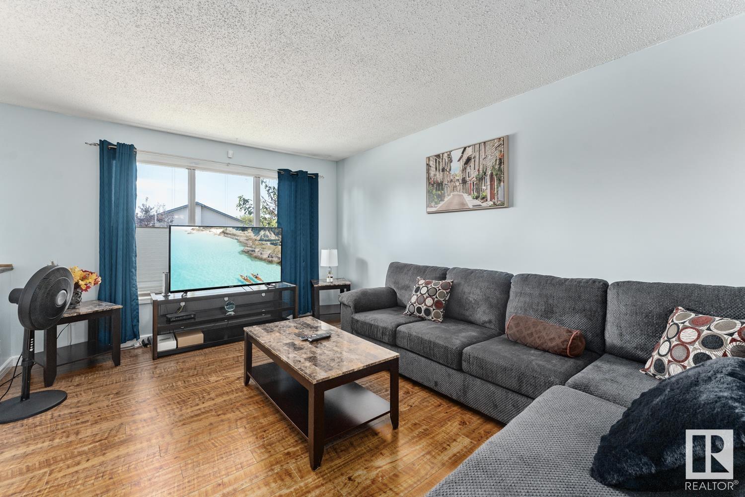 Property at 5305 40 ST image 3