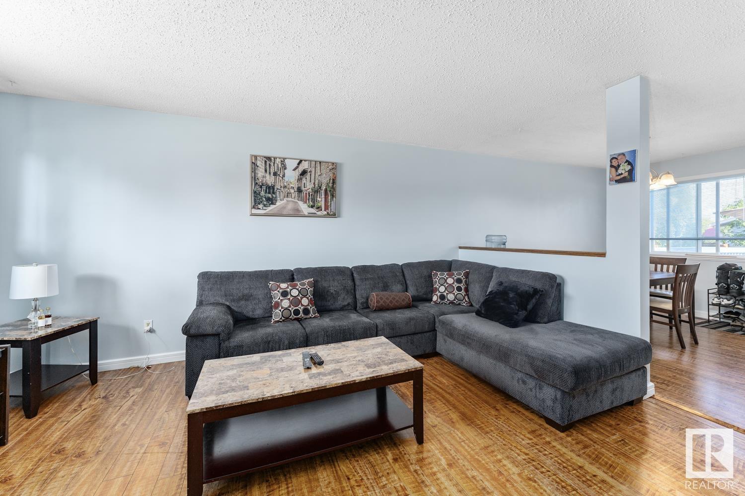 Property at 5305 40 ST image 5
