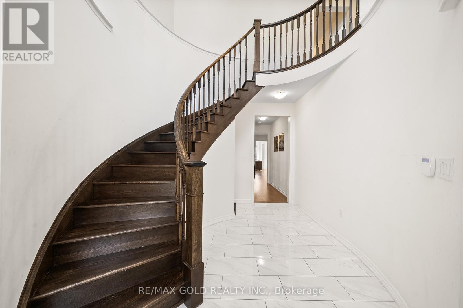 Property at 31 STREAMSIDE STREET image 3