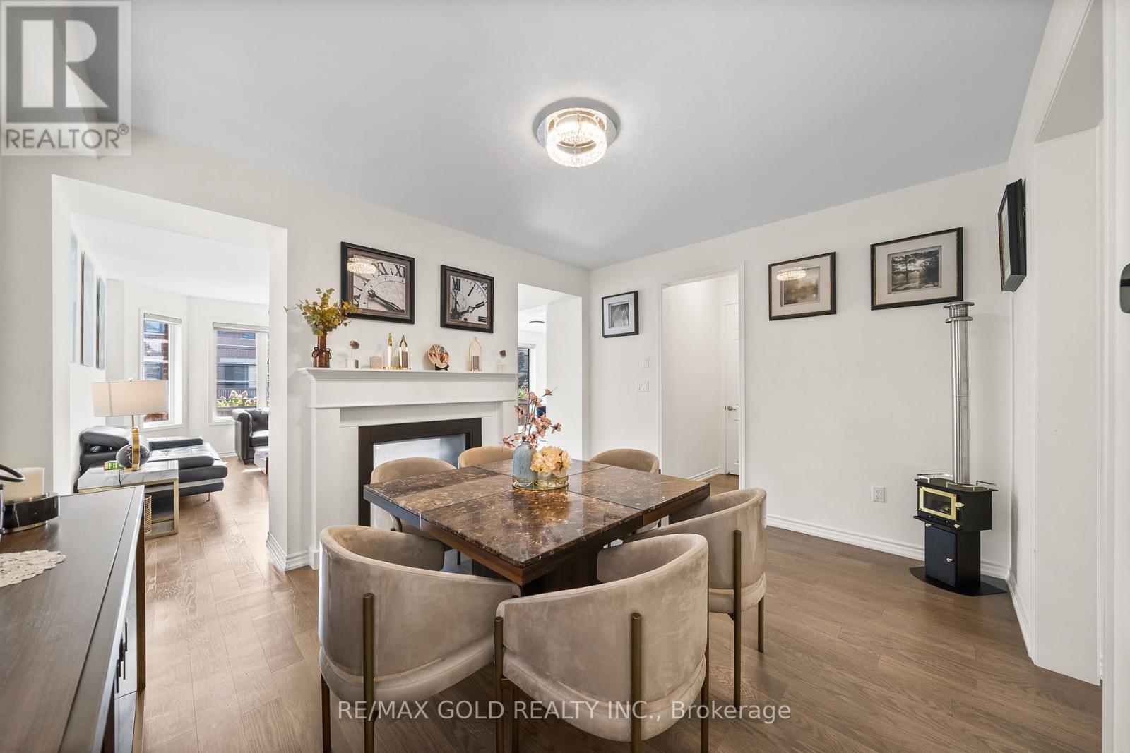 Property at 31 STREAMSIDE STREET image 5