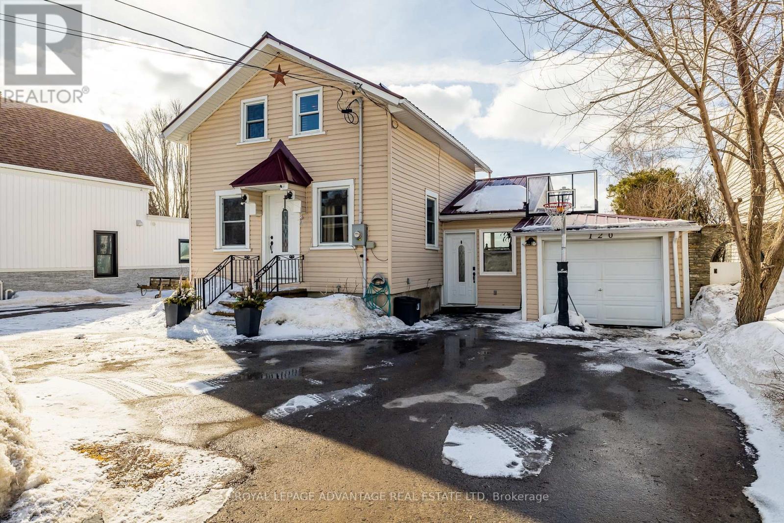Property at 120 QUEEN STREET image 1