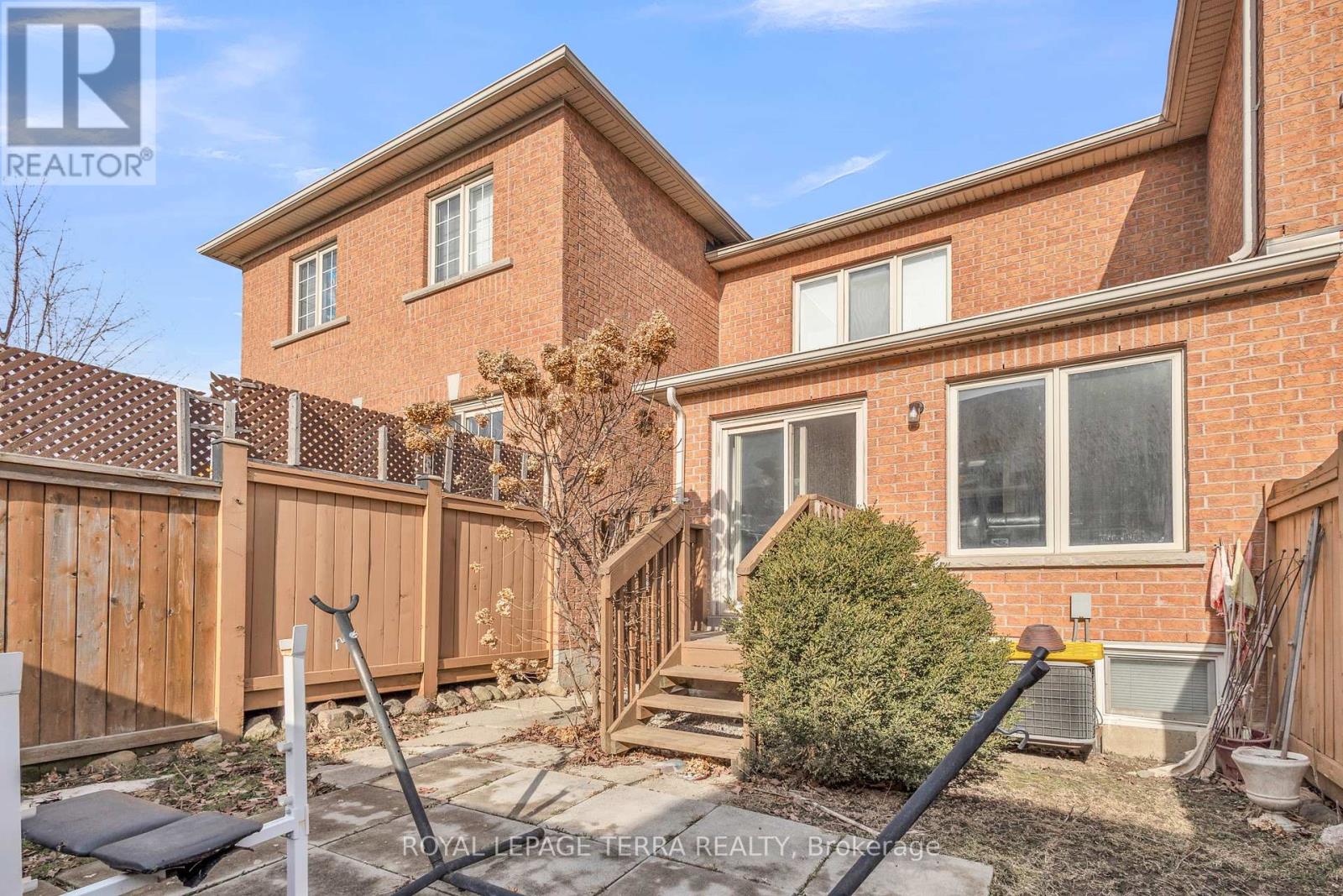 105 - 27 Brucewood Road, Brampton, Ontario  L6R 3N1 - Photo 7 - W12037061