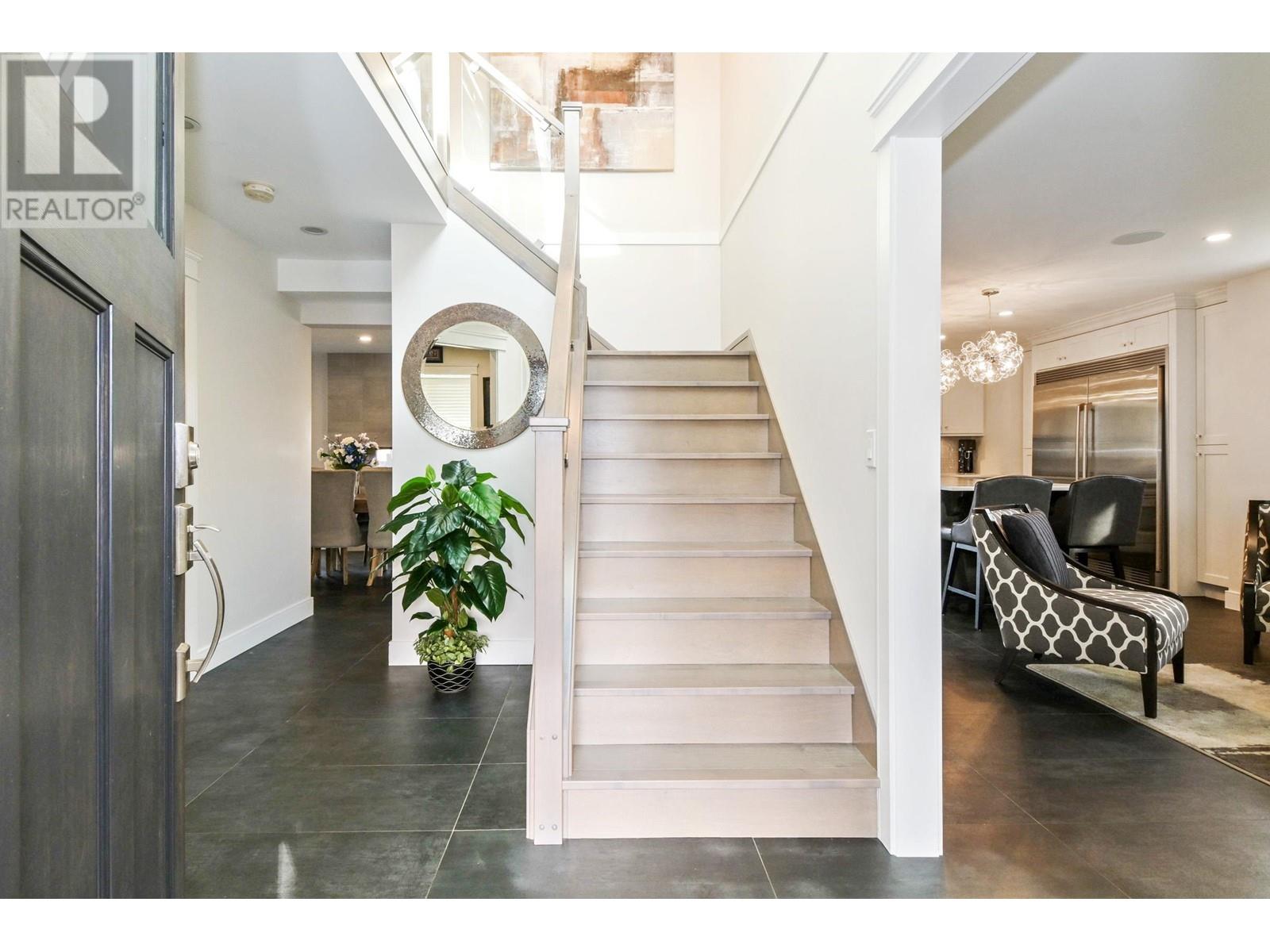 Property at 20389 124B AVENUE image 3