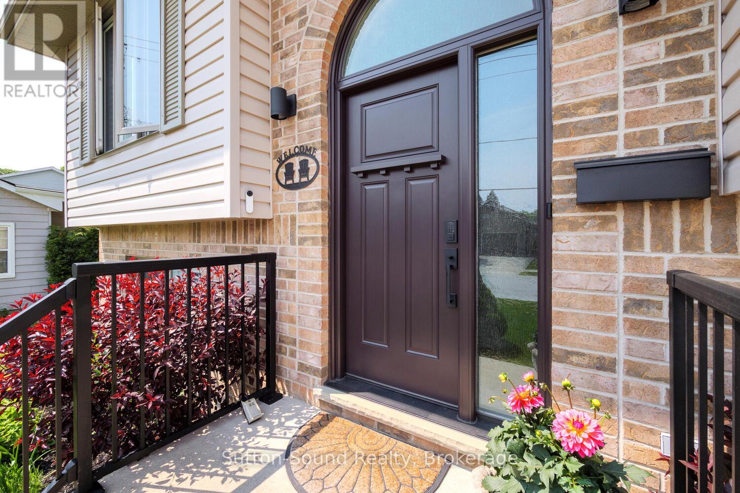 310 Beattie Street, Owen Sound, Ontario  N4K 6X2 - Photo 4 - X12037136