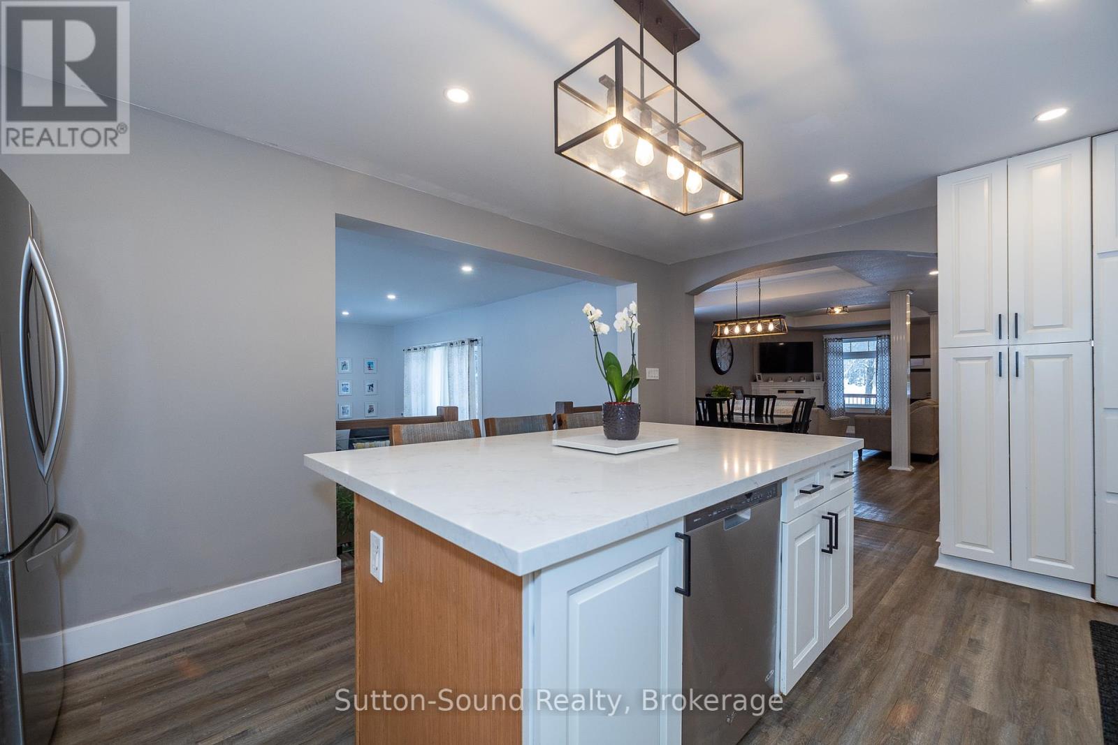 875 27th Street W, Georgian Bluffs, Ontario  N4K 6V5 - Photo 10 - X12037161