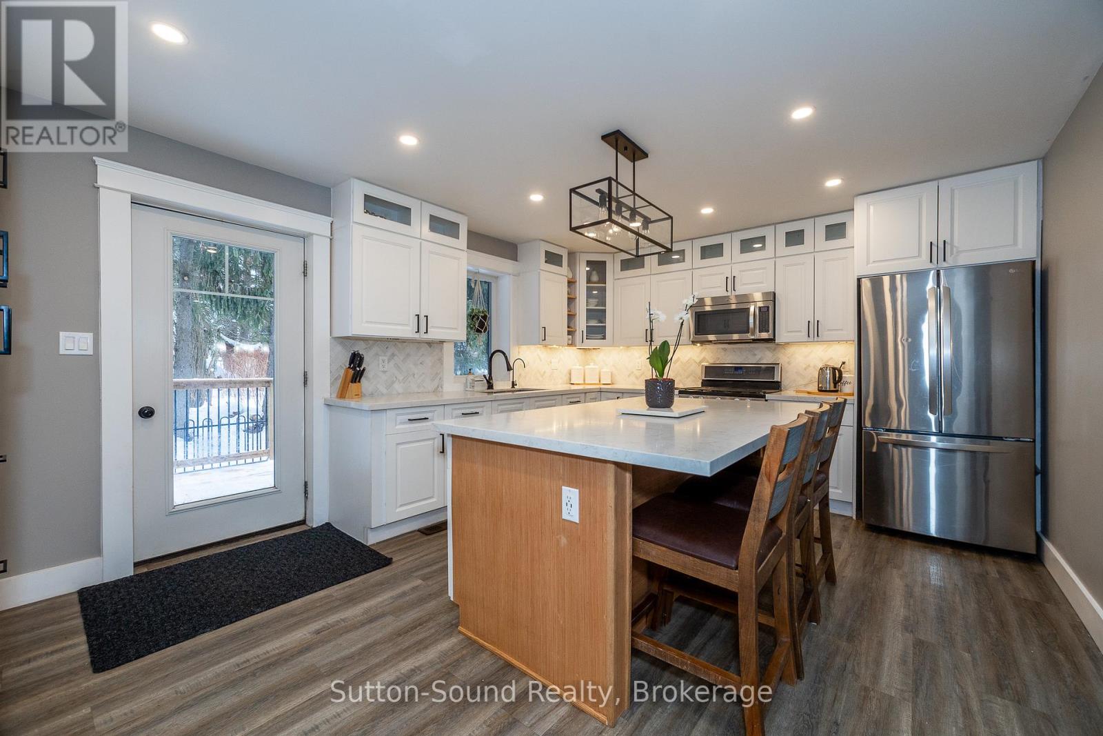 875 27th Street W, Georgian Bluffs, Ontario  N4K 6V5 - Photo 12 - X12037161