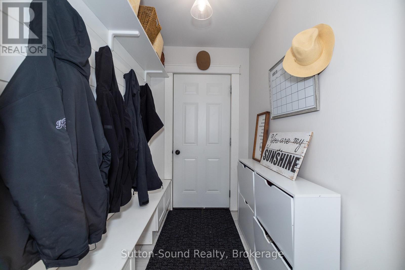 875 27th Street W, Georgian Bluffs, Ontario  N4K 6V5 - Photo 19 - X12037161