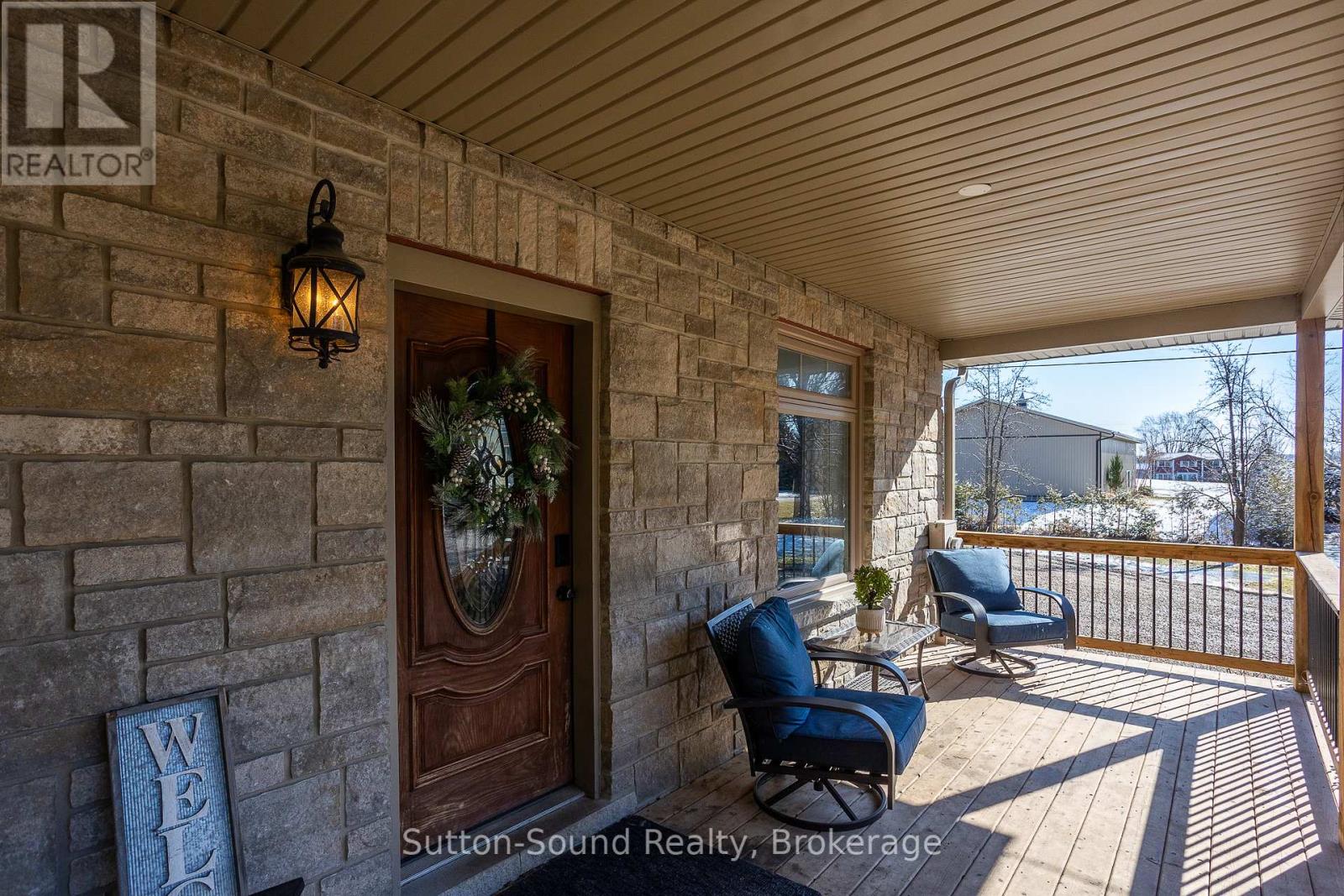 875 27th Street W, Georgian Bluffs, Ontario  N4K 6V5 - Photo 3 - X12037161