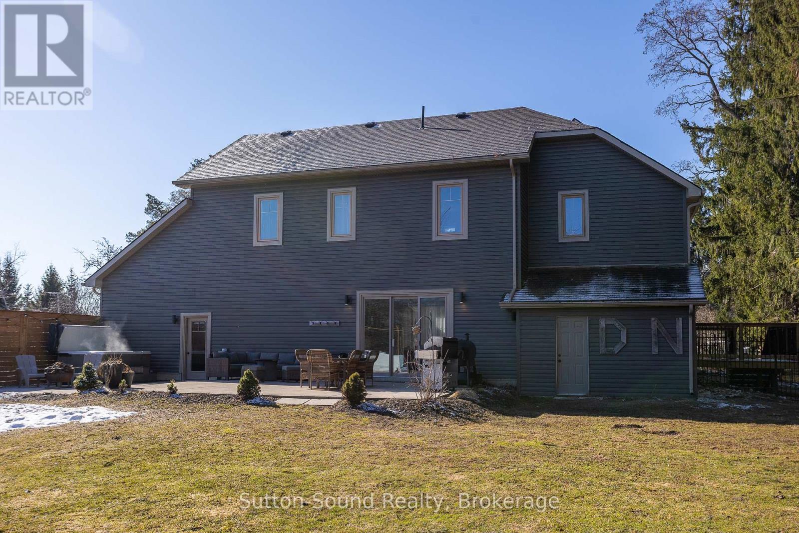 875 27th Street W, Georgian Bluffs, Ontario  N4K 6V5 - Photo 40 - X12037161