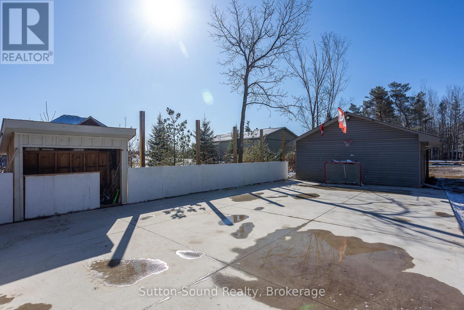875 27th Street W, Georgian Bluffs, Ontario  N4K 6V5 - Photo 42 - X12037161