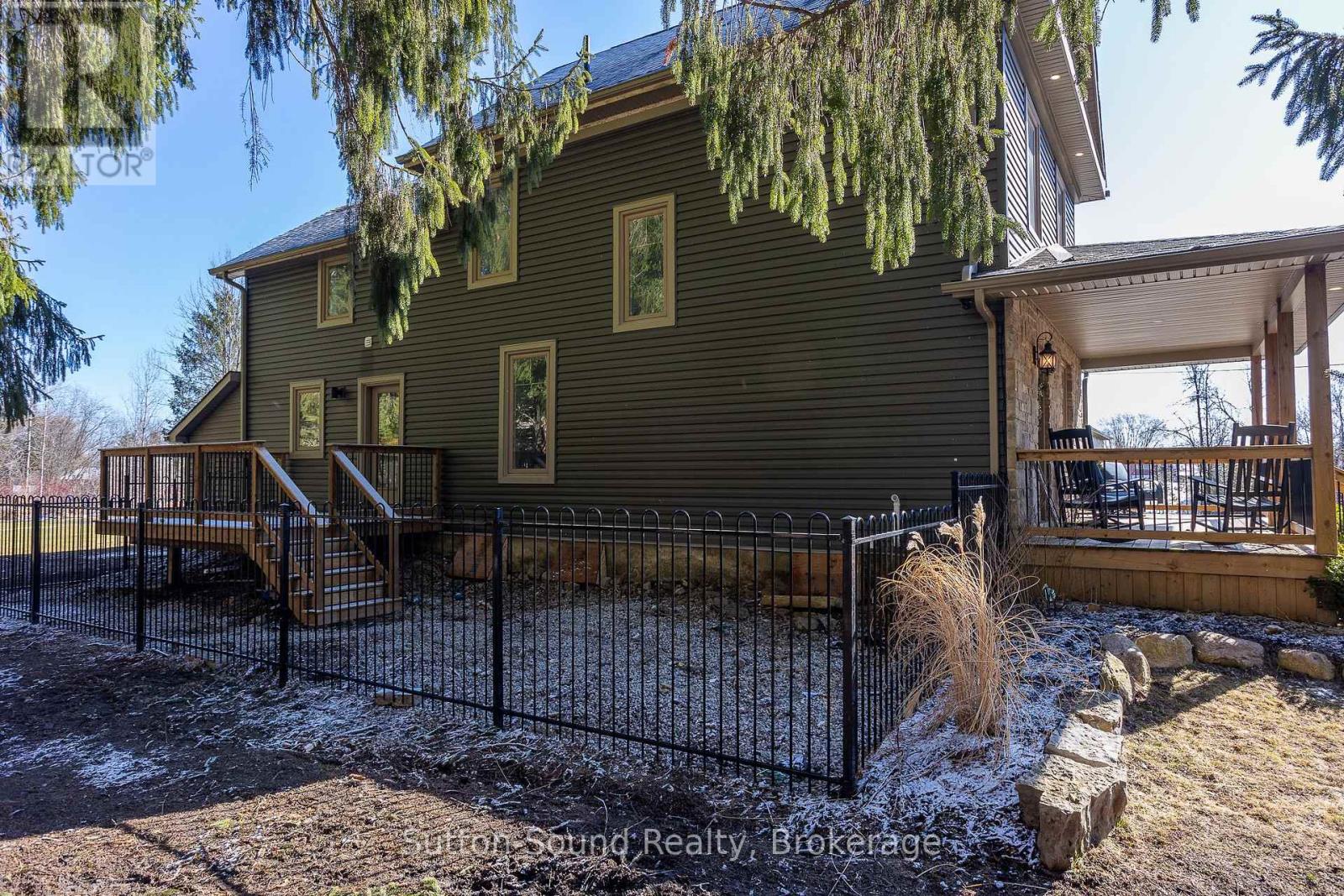 875 27th Street W, Georgian Bluffs, Ontario  N4K 6V5 - Photo 44 - X12037161