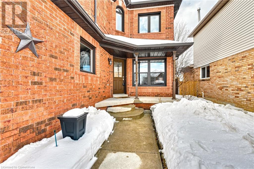 Property at 5 CHATSWORTH Crescent image 3