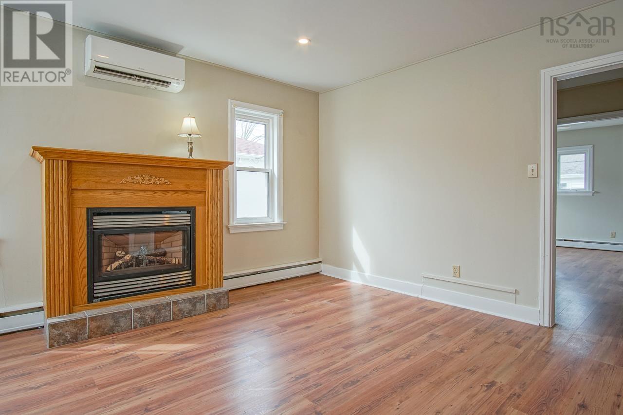 17 Prince Street, Kentville, Nova Scotia  B4N 1B7 - Photo 3 - 202500945
