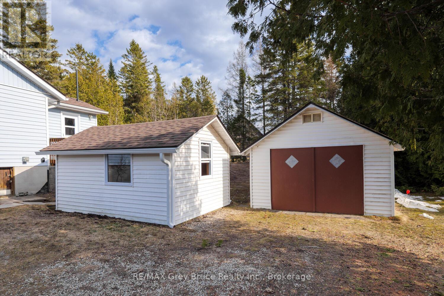 861 Pike Bay Road, Northern Bruce Peninsula, Ontario  N0H 2T0 - Photo 22 - X12037173