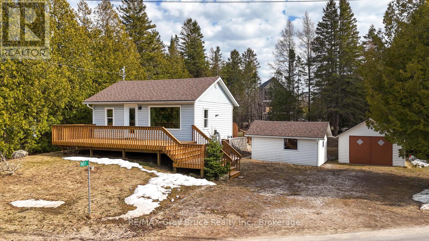 861 Pike Bay Road, Northern Bruce Peninsula, Ontario  N0H 2T0 - Photo 4 - X12037173