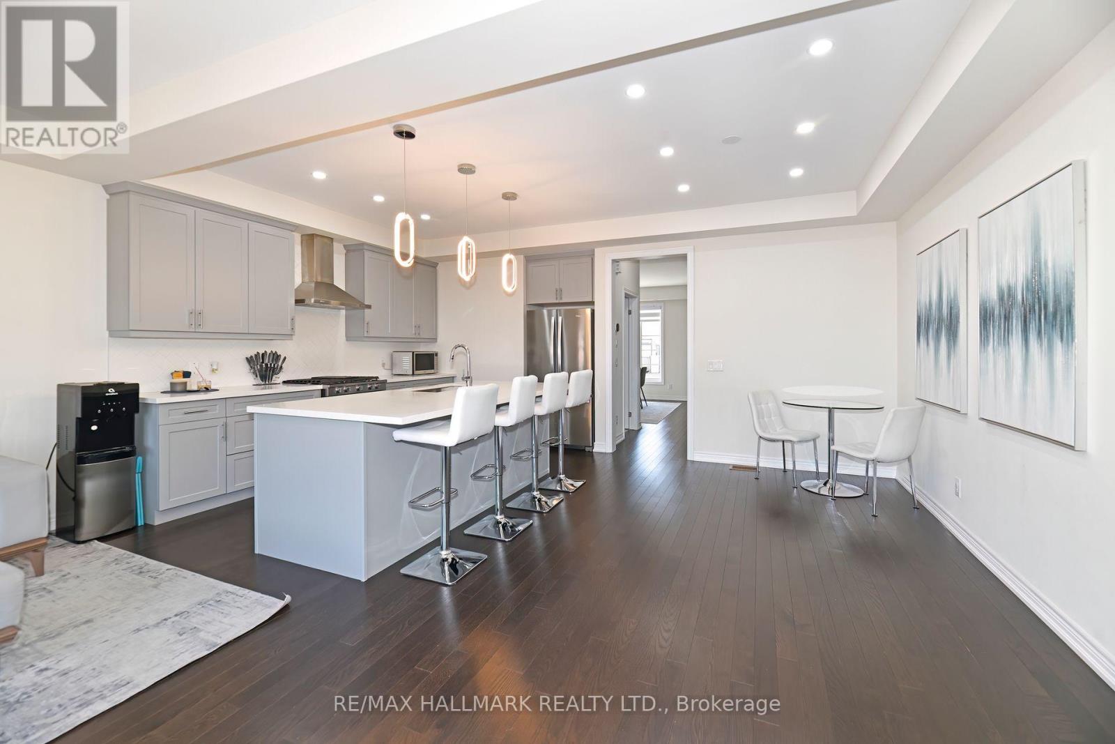 Property at 20 ICEMAKER WAY image 1