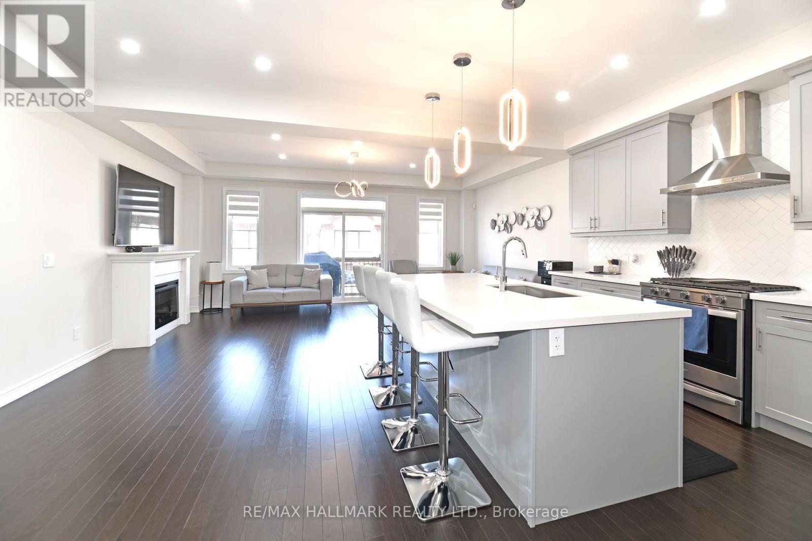 Property at 20 ICEMAKER WAY image 3