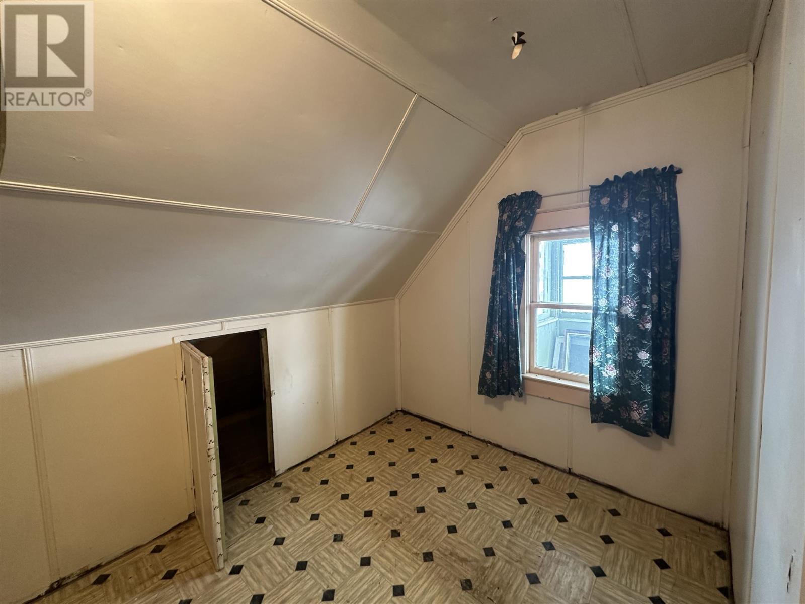 254 John St, Sault Ste. Marie, Ontario  P6A 1P5 - Photo 22 - SM243143
