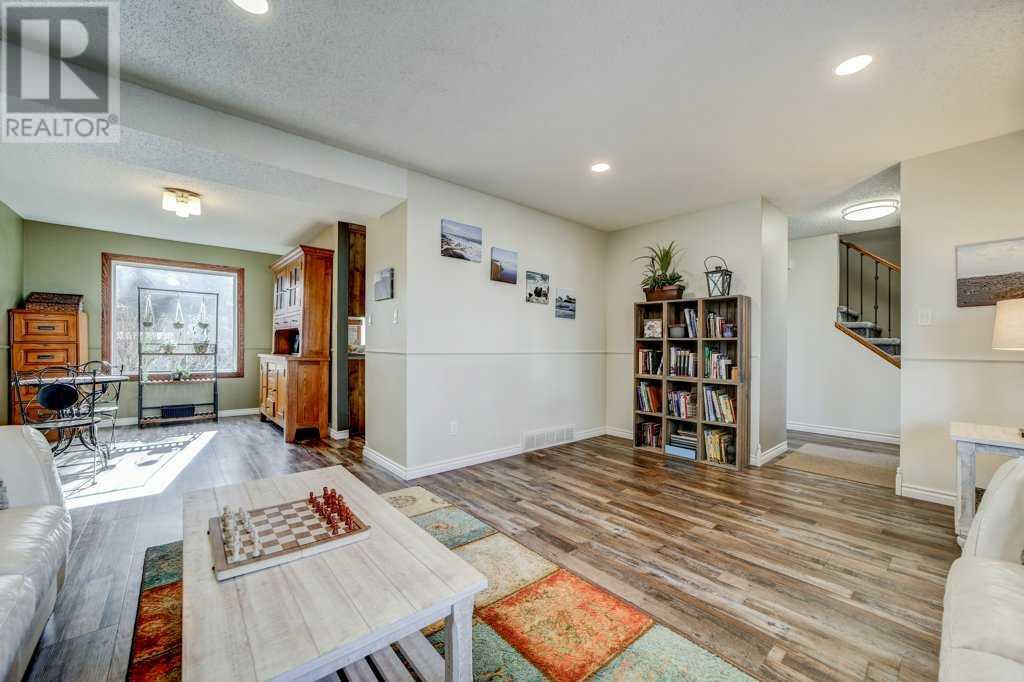 46 Ridgewood Boulevard W, Lethbridge, Alberta  T1K 6B9 - Photo 4 - A2189069