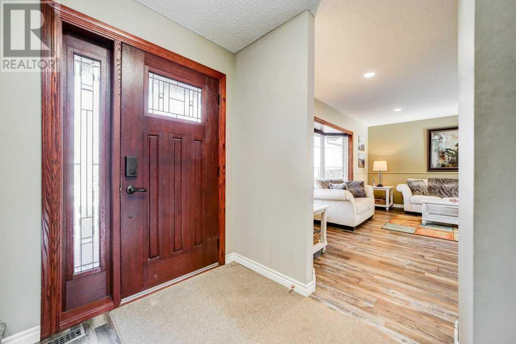 46 Ridgewood Boulevard W, Lethbridge, Alberta  T1K 6B9 - Photo 2 - A2189069