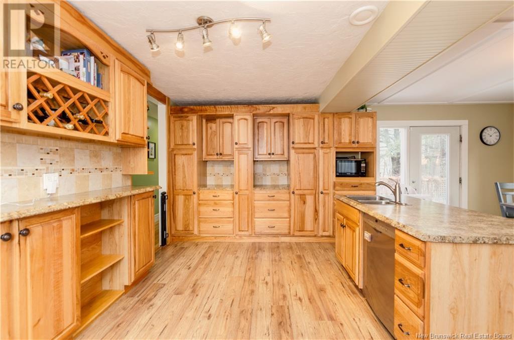 Property at 122 Chesswood Drive image 3