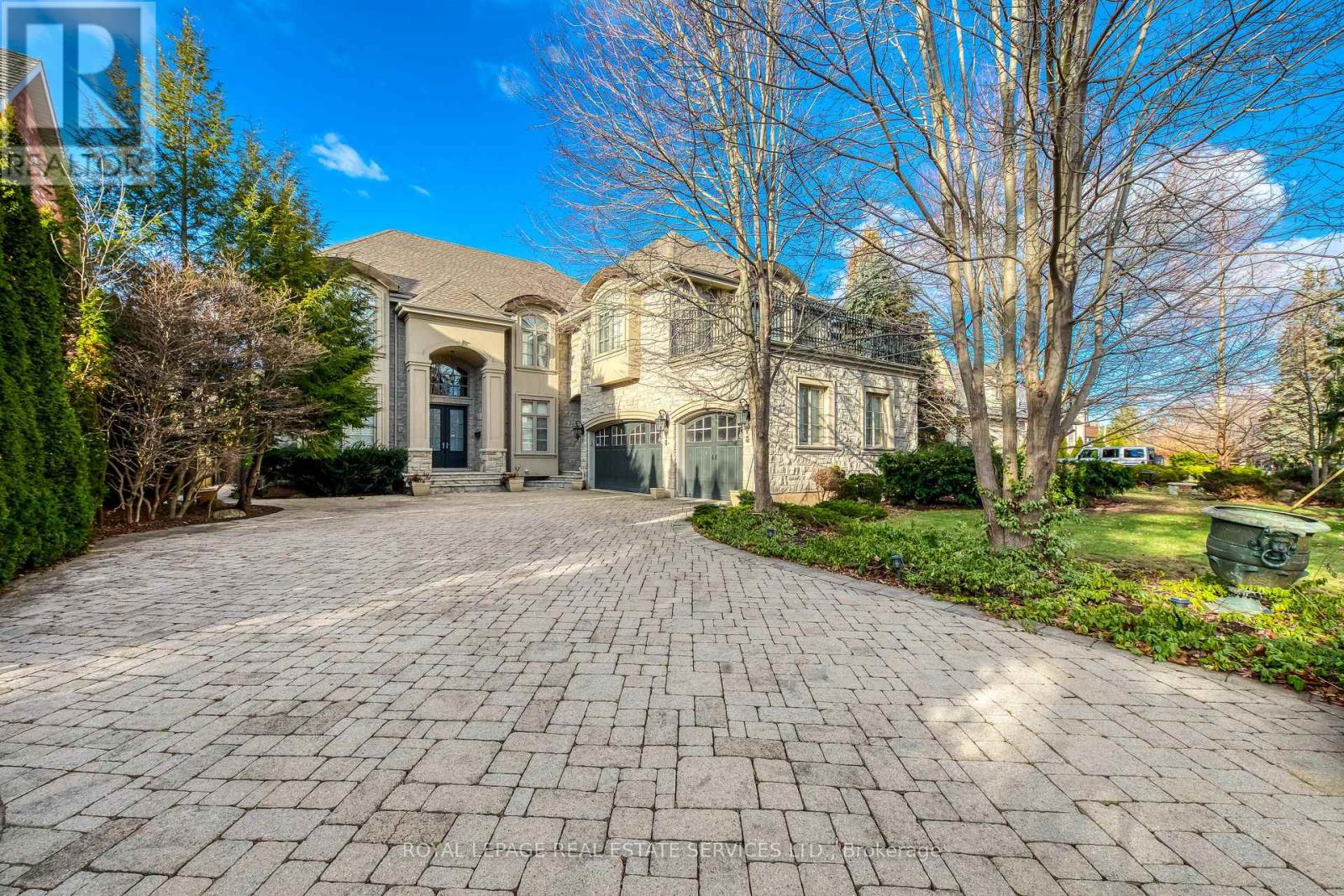Property at 3341 LAKESHORE ROAD image 2