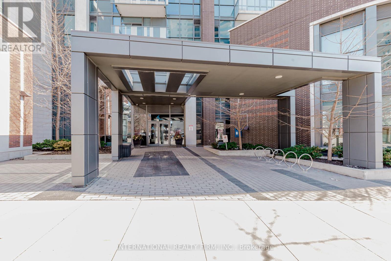 Property at 211 - 1 HURONTARIO STREET image 2