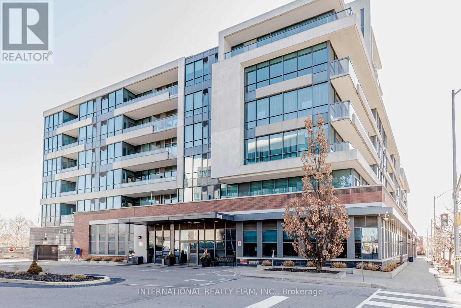 Property at 211 - 1 HURONTARIO STREET image 3