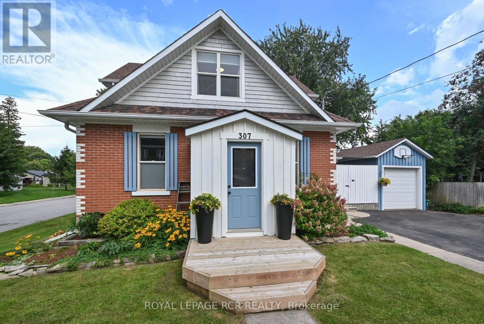Property at 307 VICTORIA STREET image 1