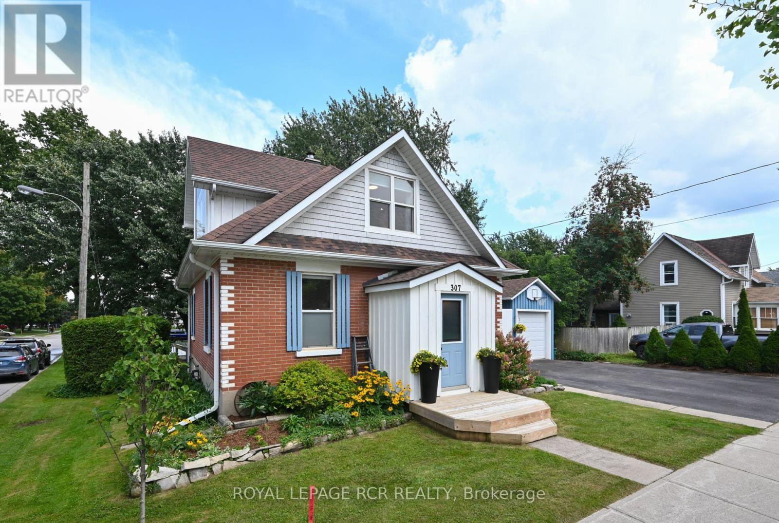 Property at 307 VICTORIA STREET image 2