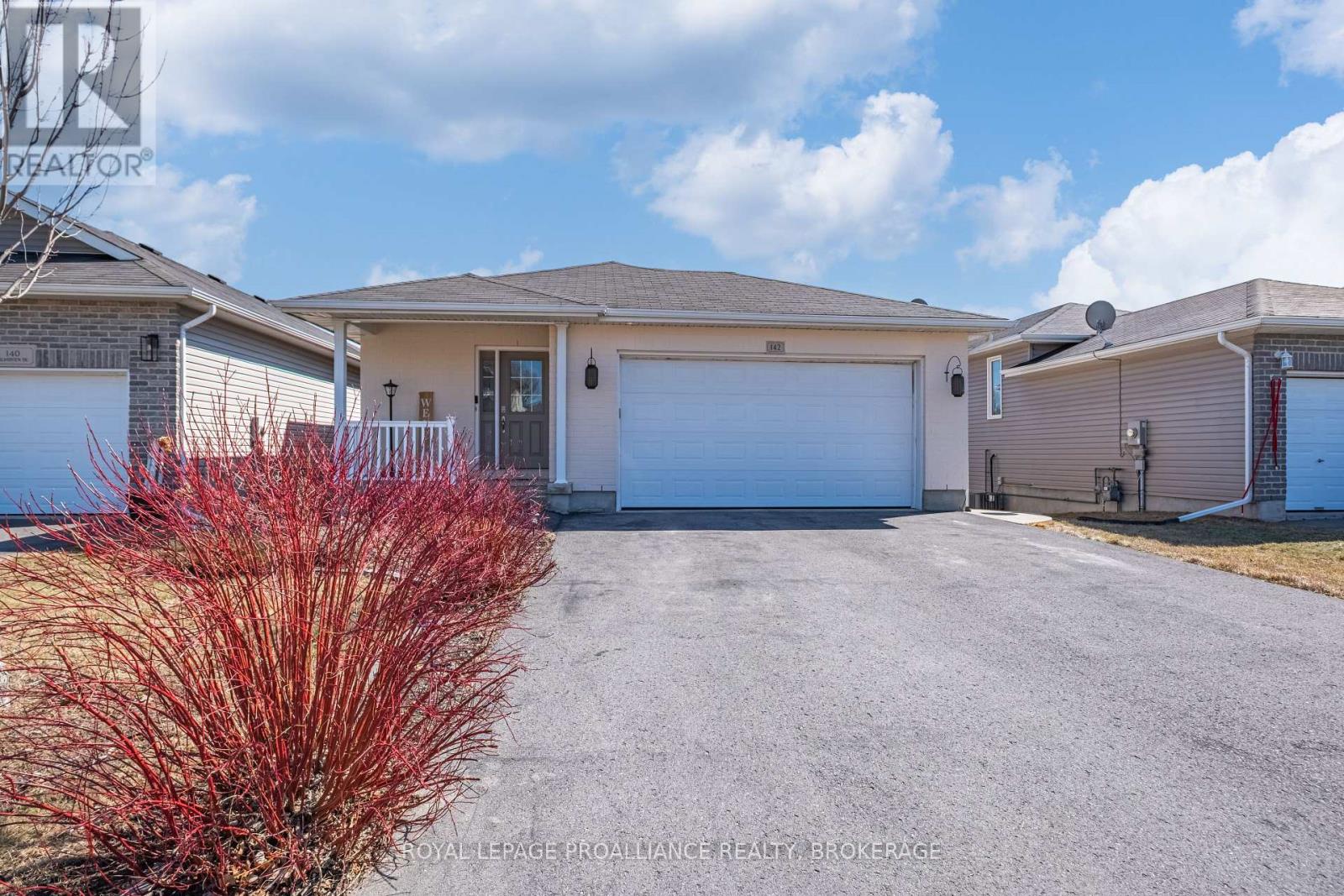 Property at 142 ISLANDVIEW DRIVE image 2