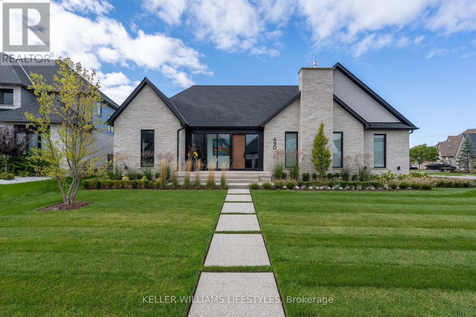 Property at 490 EAGLETRACE DRIVE image 1