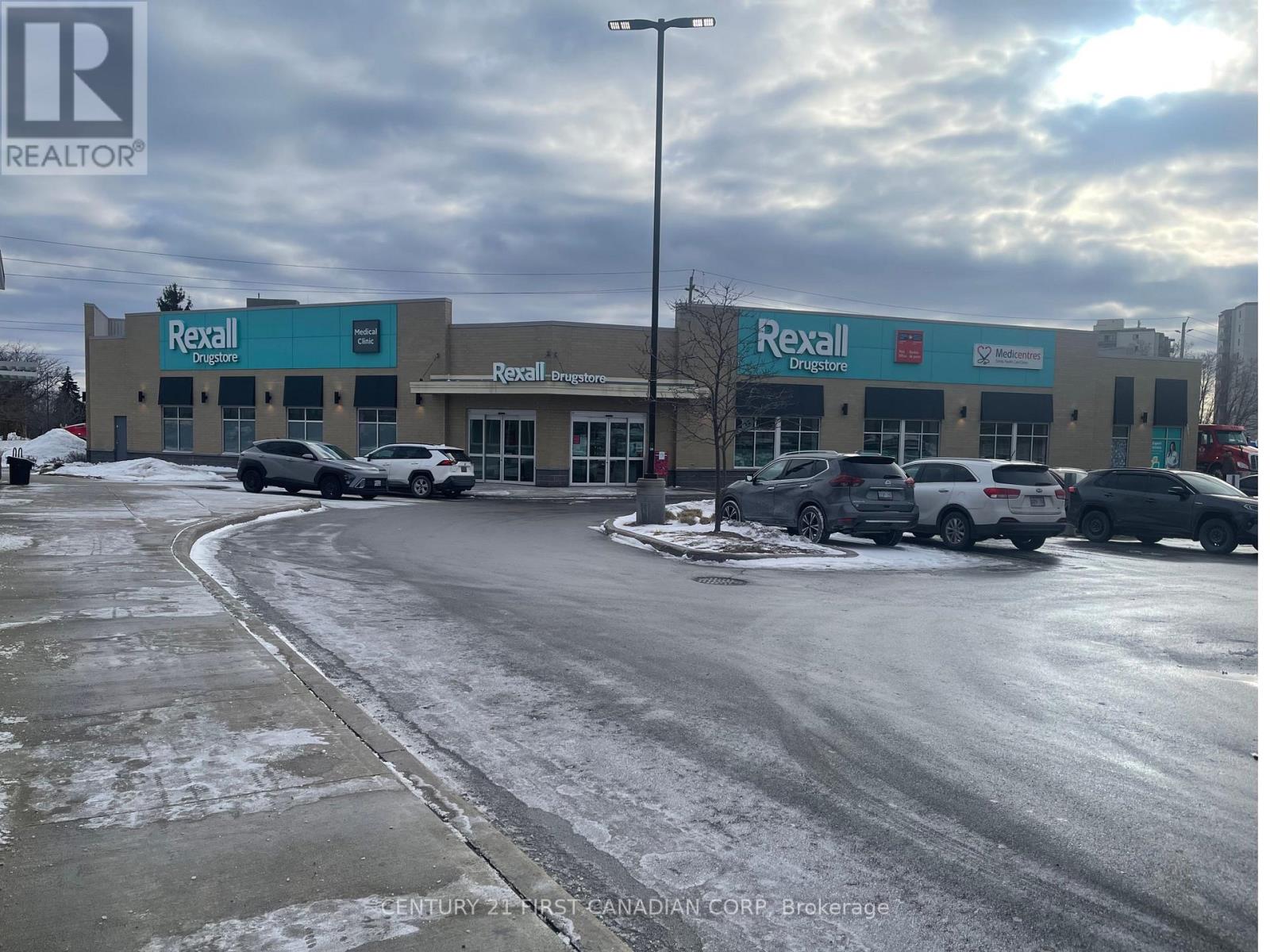 Property at 4 - 1371 BEAVERBROOK AVENUE image 4