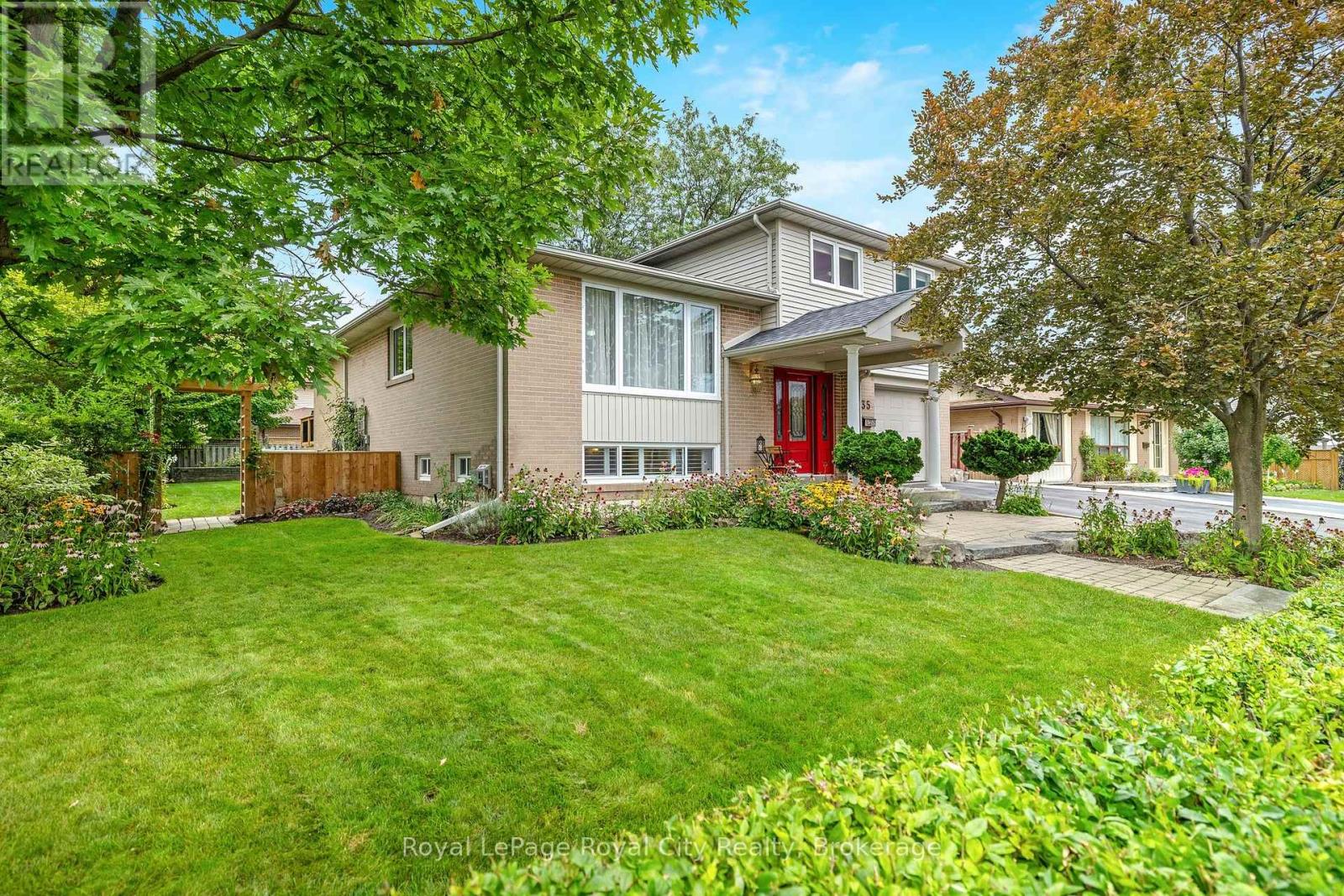 35 Inglewood Drive, Brampton, Ontario  L6W 2N4 - Photo 3 - W12037297