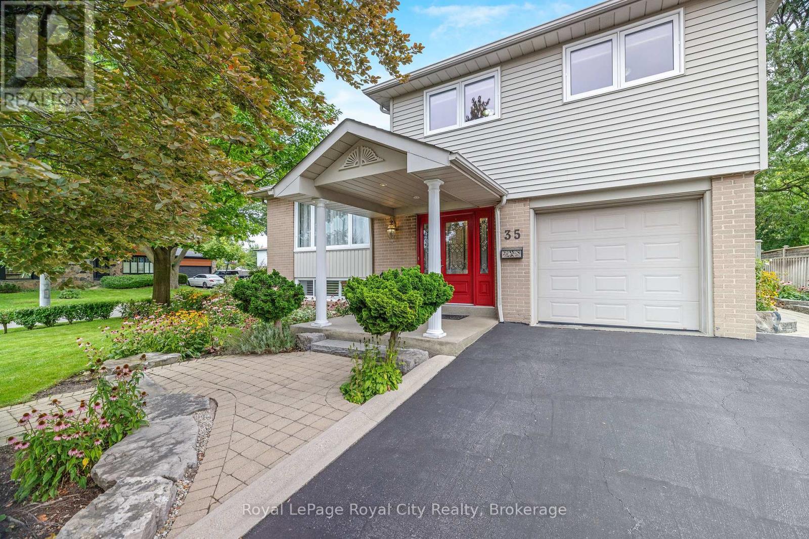 Property at 35 INGLEWOOD DRIVE image 4