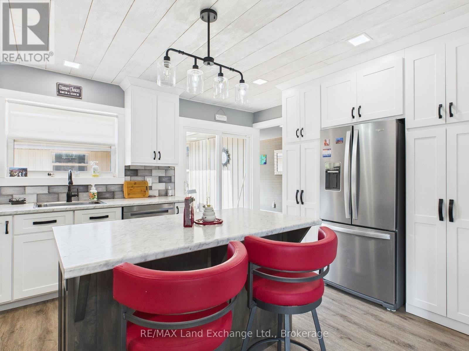 203 London Road E, Huron-Kinloss, Ontario  N0G 2R0 - Photo 3 - X12037275
