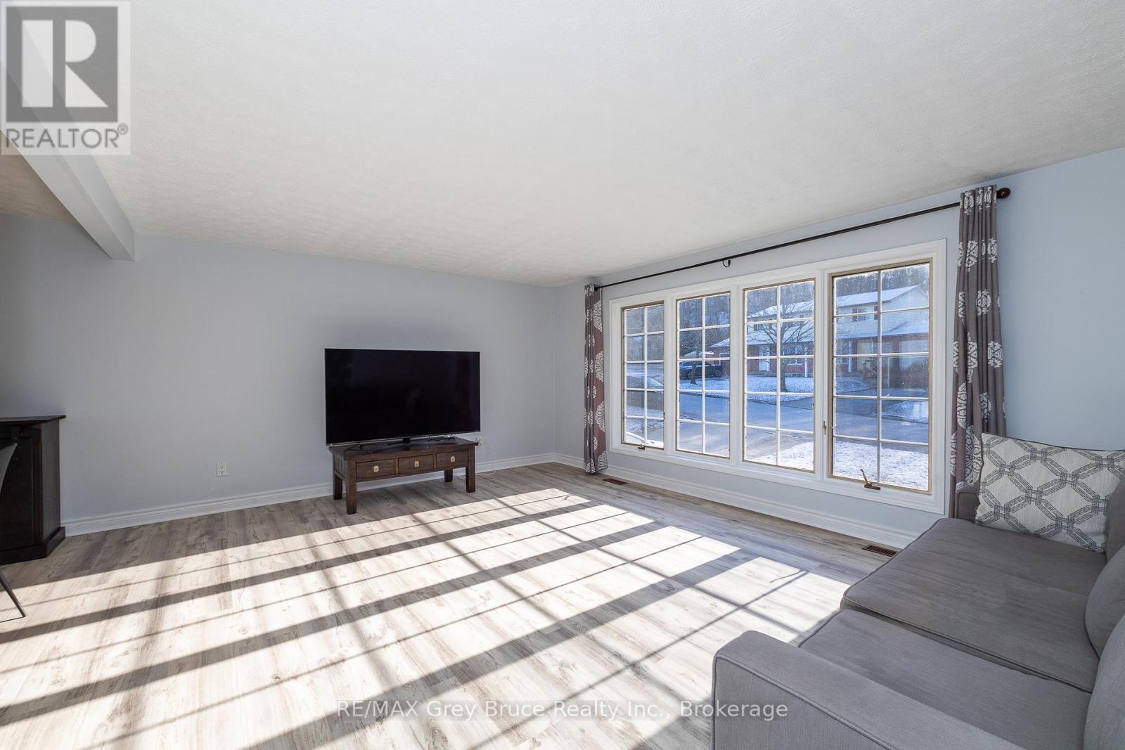 260 8th A Avenue E, Owen Sound, Ontario  N4K 6L2 - Photo 13 - X12037302