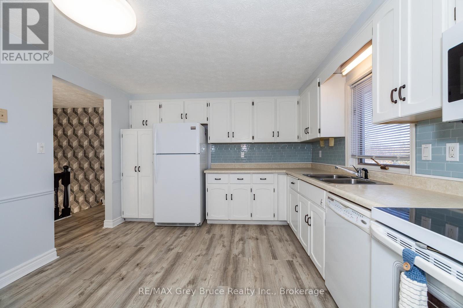 260 8th A Avenue E, Owen Sound, Ontario  N4K 6L2 - Photo 14 - X12037302