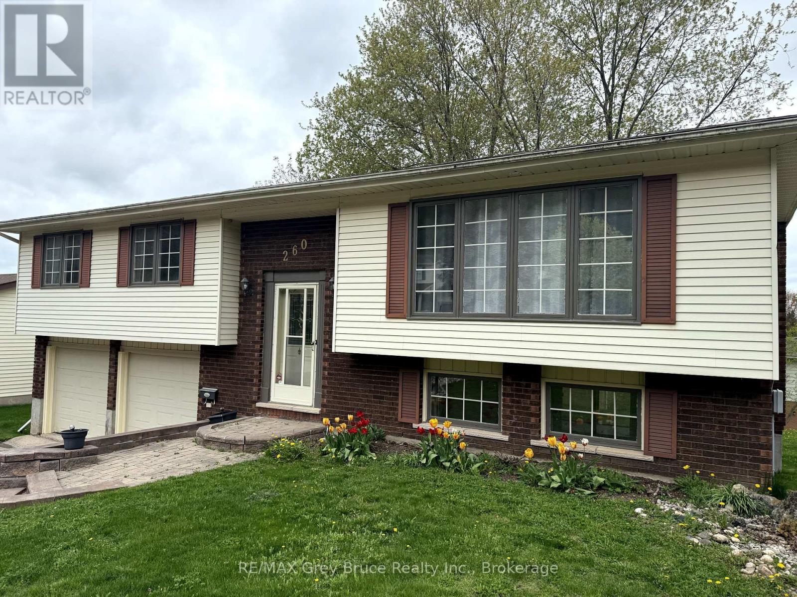 260 8th A Avenue E, Owen Sound, Ontario  N4K 6L2 - Photo 2 - X12037302