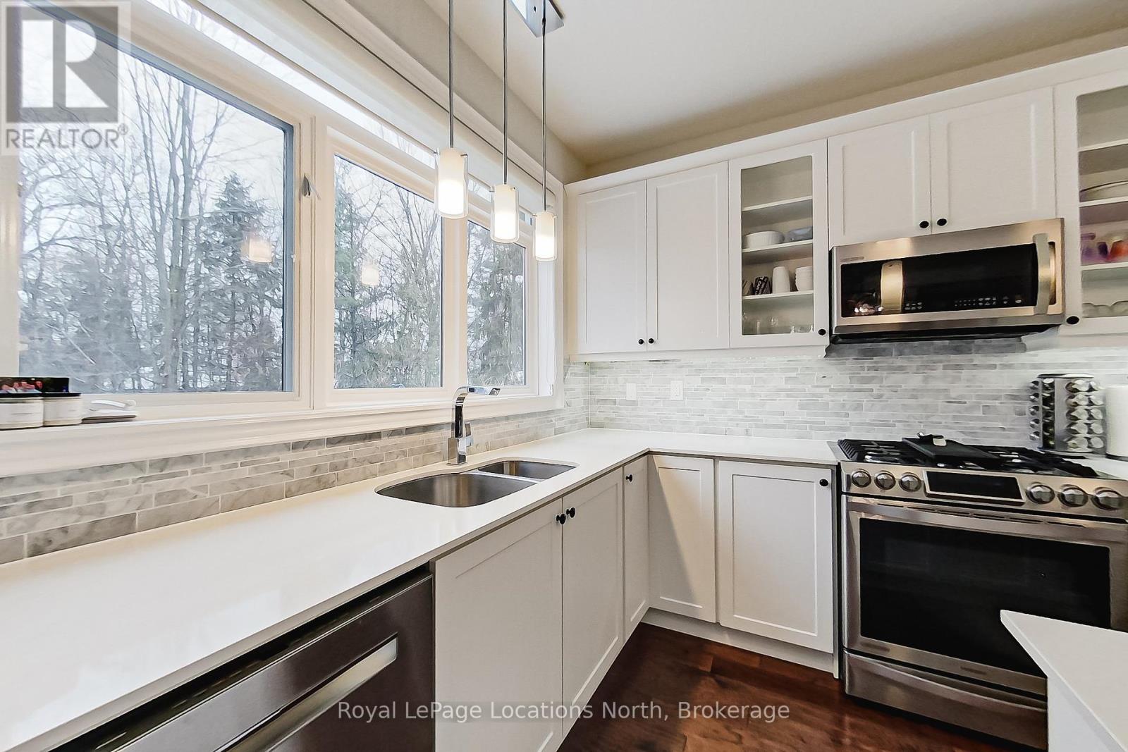 93 Sandy Coast Crescent, Wasaga Beach, Ontario  L9Z 0G1 - Photo 17 - S11997088