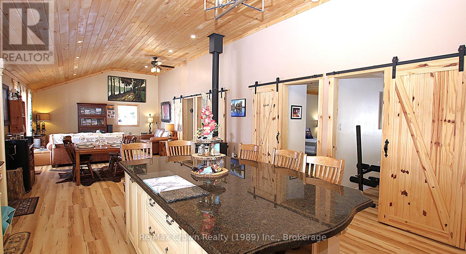 303 Clear Lake Road, Parry Sound Remote Area, Ontario  P0H 1A0 - Photo 10 - X12036671