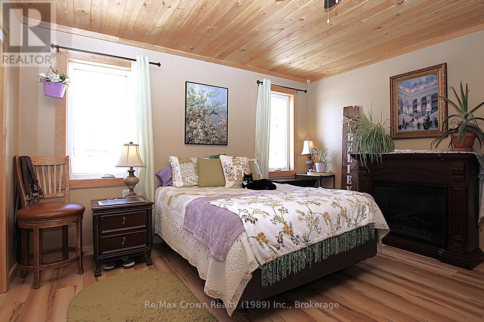 303 Clear Lake Road, Parry Sound Remote Area, Ontario  P0H 1A0 - Photo 18 - X12036671