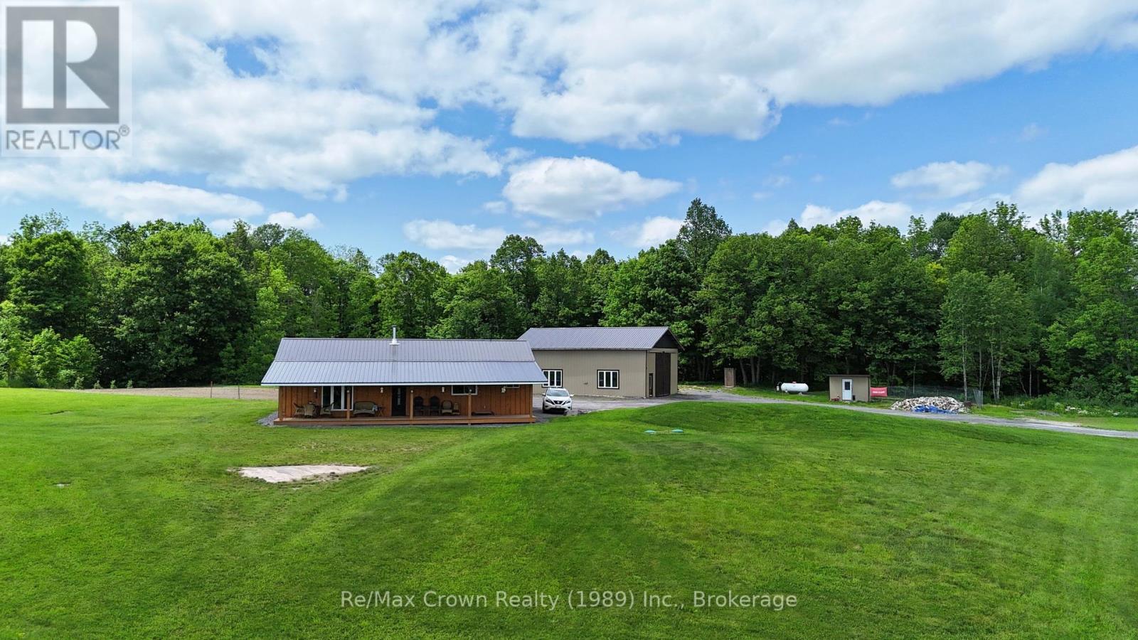 303 Clear Lake Road, Parry Sound Remote Area, Ontario  P0H 1A0 - Photo 3 - X12036671