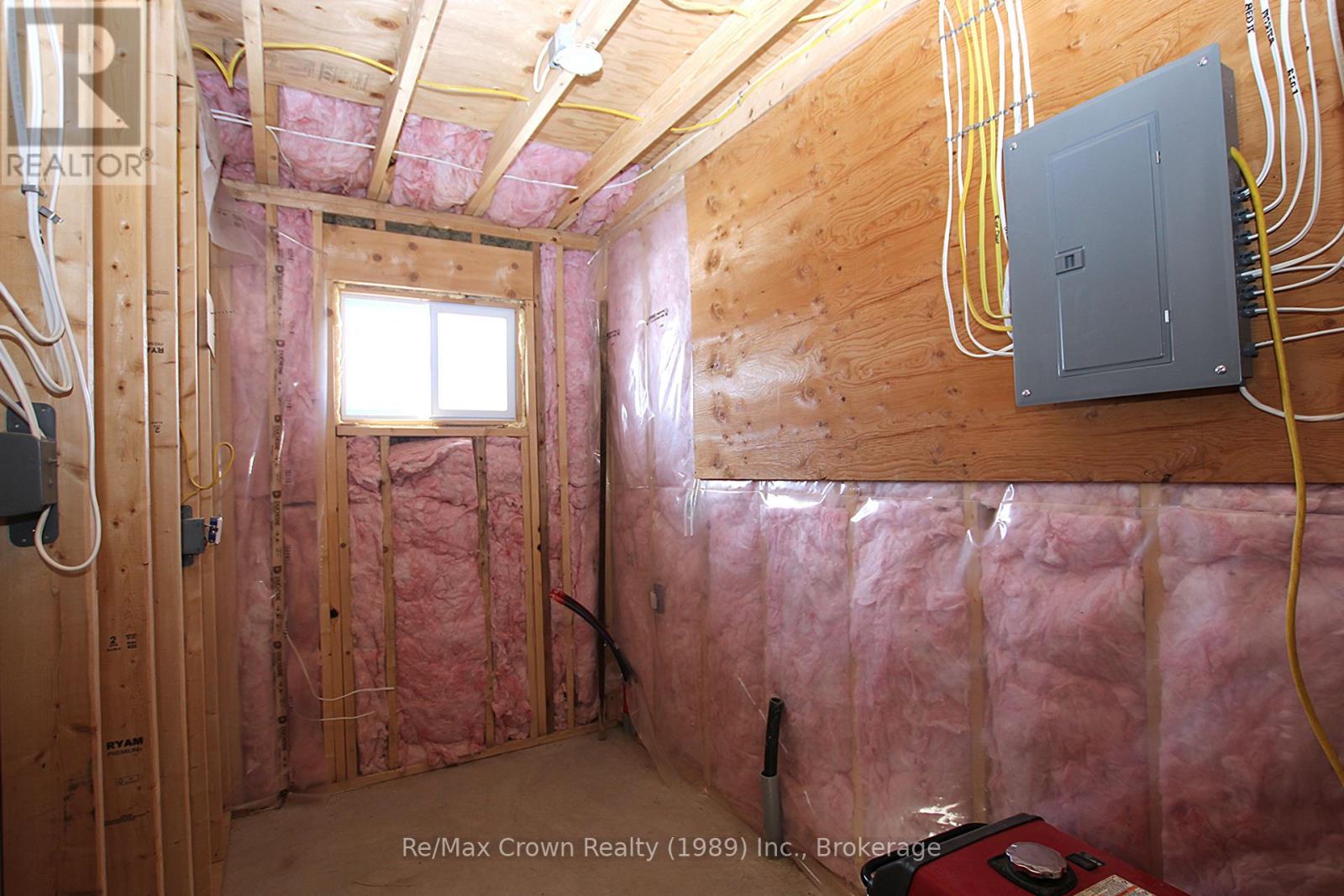 303 Clear Lake Road, Parry Sound Remote Area, Ontario  P0H 1A0 - Photo 35 - X12036671