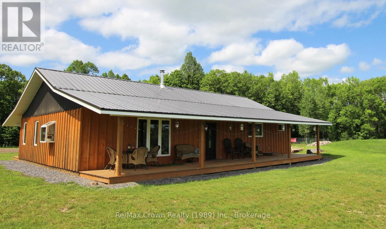 303 Clear Lake Road, Parry Sound Remote Area, Ontario  P0H 1A0 - Photo 4 - X12036671