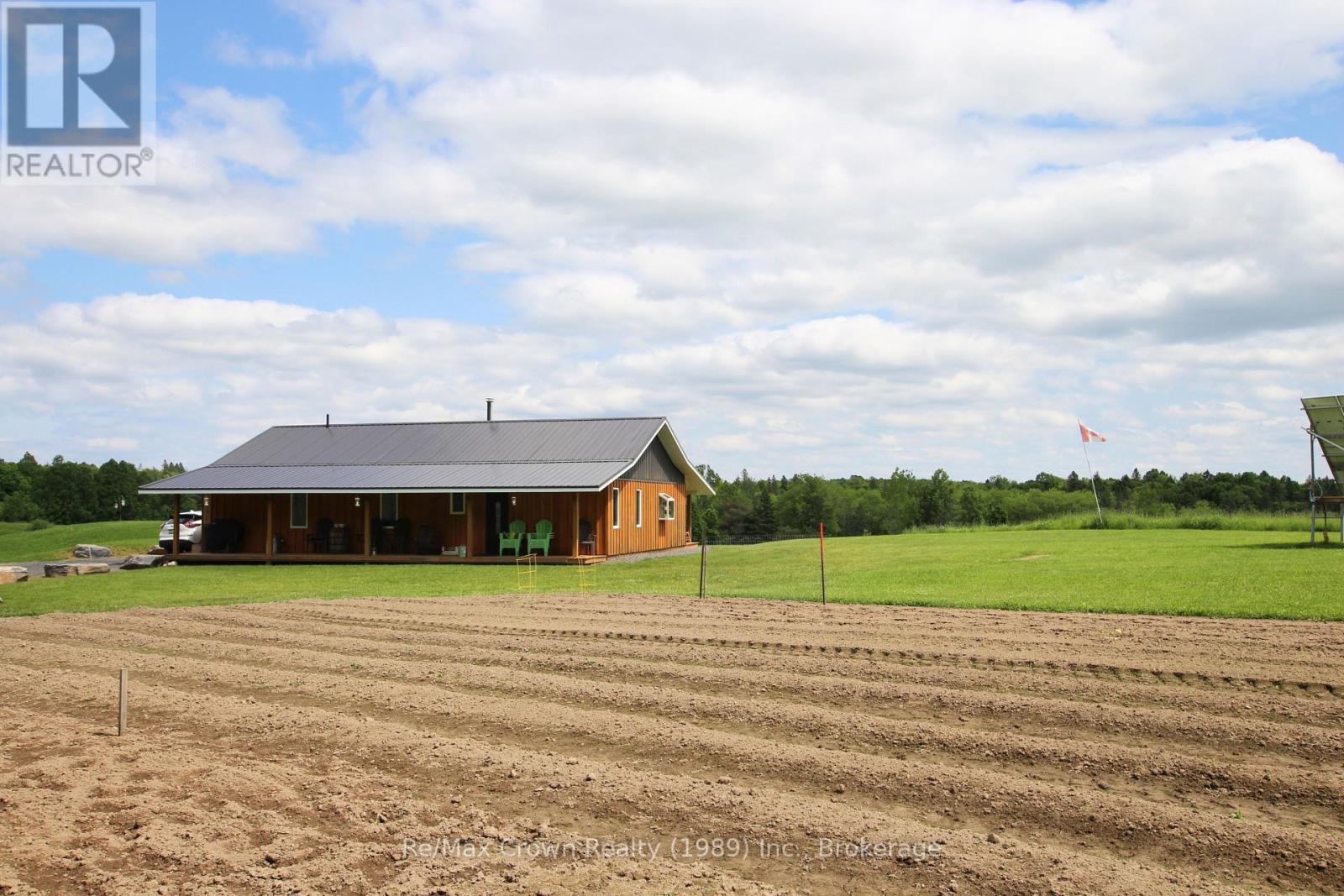 303 Clear Lake Road, Parry Sound Remote Area, Ontario  P0H 1A0 - Photo 5 - X12036671