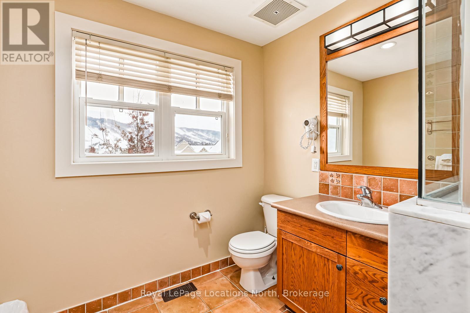 226 - 125 Fairway Court, Blue Mountains, Ontario  L9Y 0P8 - Photo 17 - X12037430