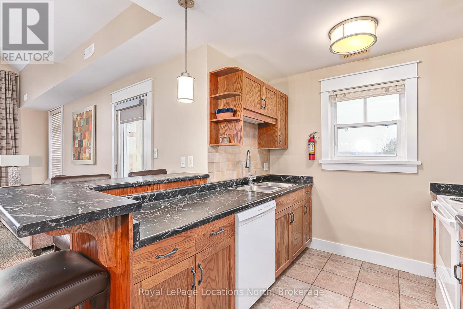 Property at 226 - 125 FAIRWAY COURT image 3